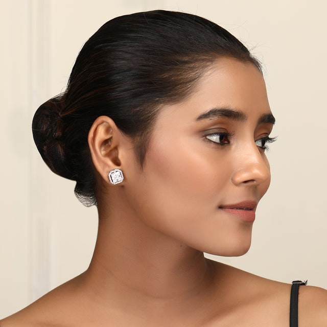 Anisha Solitaire Earring