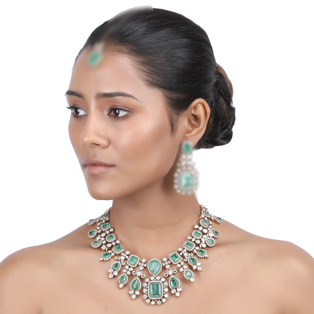 APARNA NECKLACE