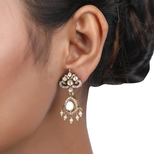 GEETIKA EARRING