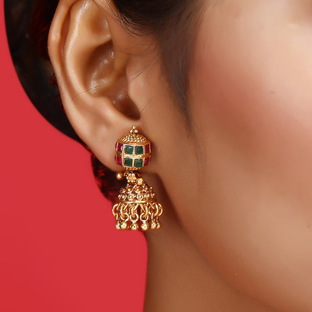 Swarnam - Gold Strings Vshna Necklace Set
