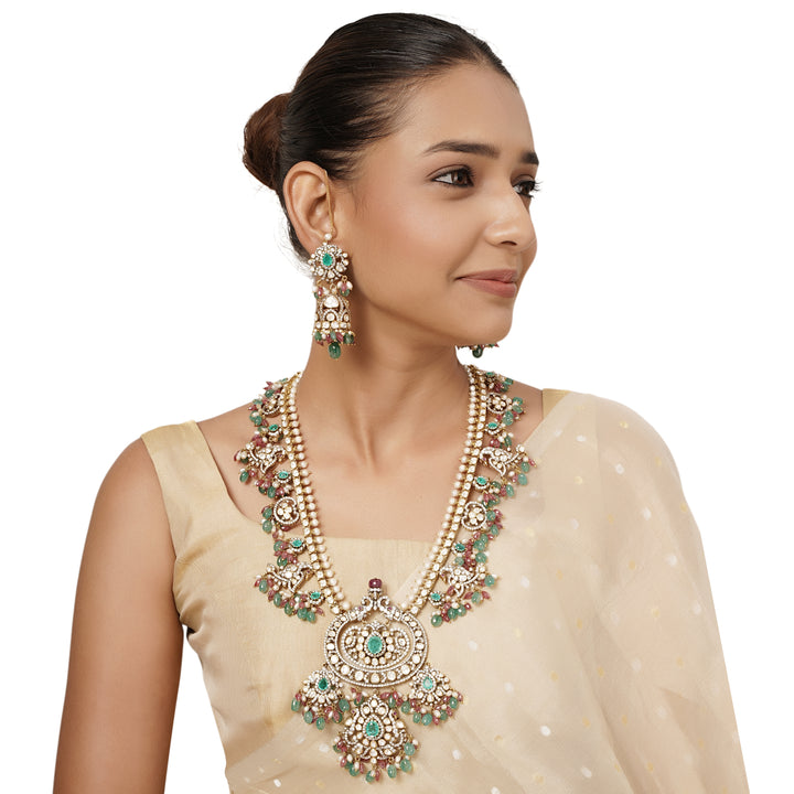 Aarunya Necklace Set