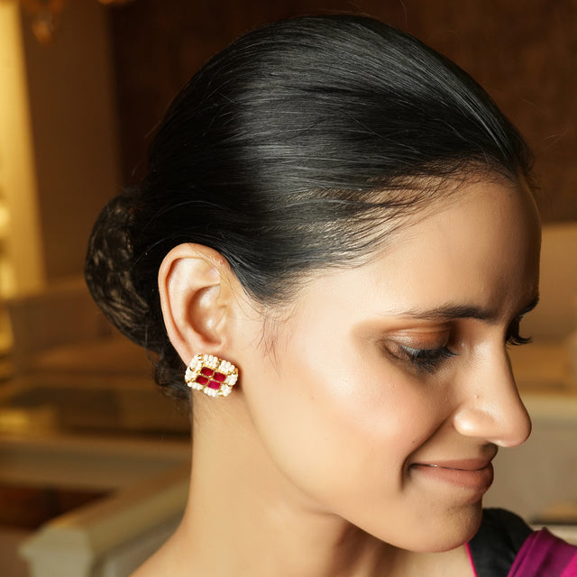 Meera 22k Gold Plated Earring