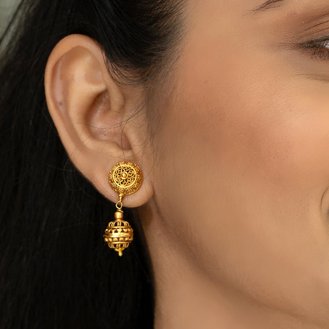 Raashi Earring