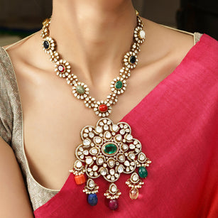 Nivinsi Necklace
