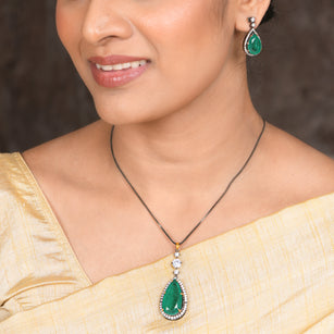 22k Gold Plated Amolya Vrinda Pendant Set