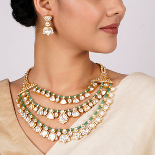 Sinala Necklace Set