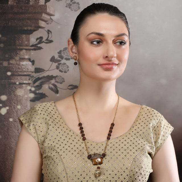 Gayathr 22k Gold Plated Neckklace Set