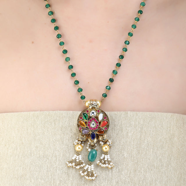 Nayaab Siona Kundant Pendant  Necklace