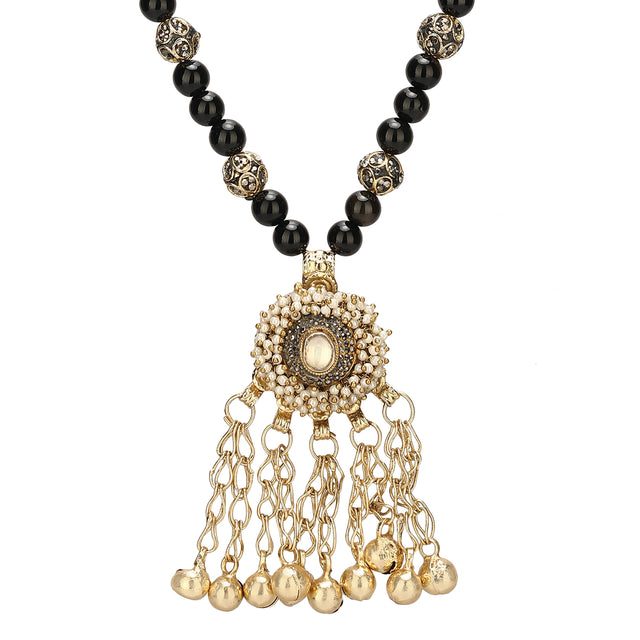 Nayaab Rea Kundan Pendant Necklace
