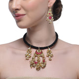 Samyukta Kundan Necklace Set