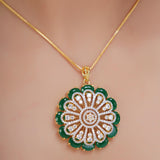 HEERA FLOWER GREEN PENDANT SET