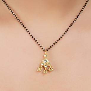 Gold Plated Kundan Flower Mangalsutra